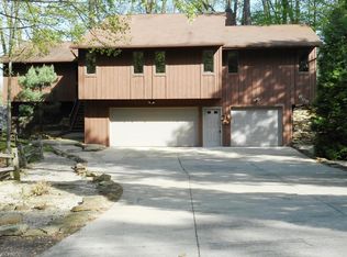 699 Stonecliff Dr, Akron, OH 44313
