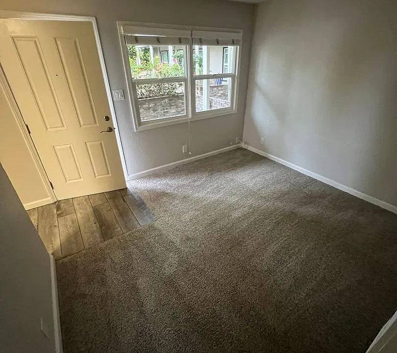 370 N Fair Oaks Ave