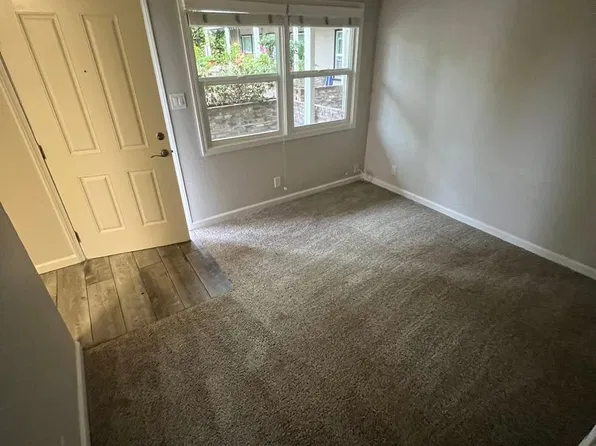 012 - 370 N Fair Oaks Ave