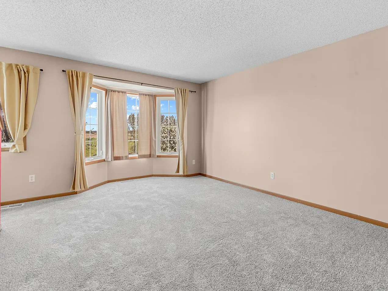 2 bed, 950 sqft, $1,975 — Photo 4