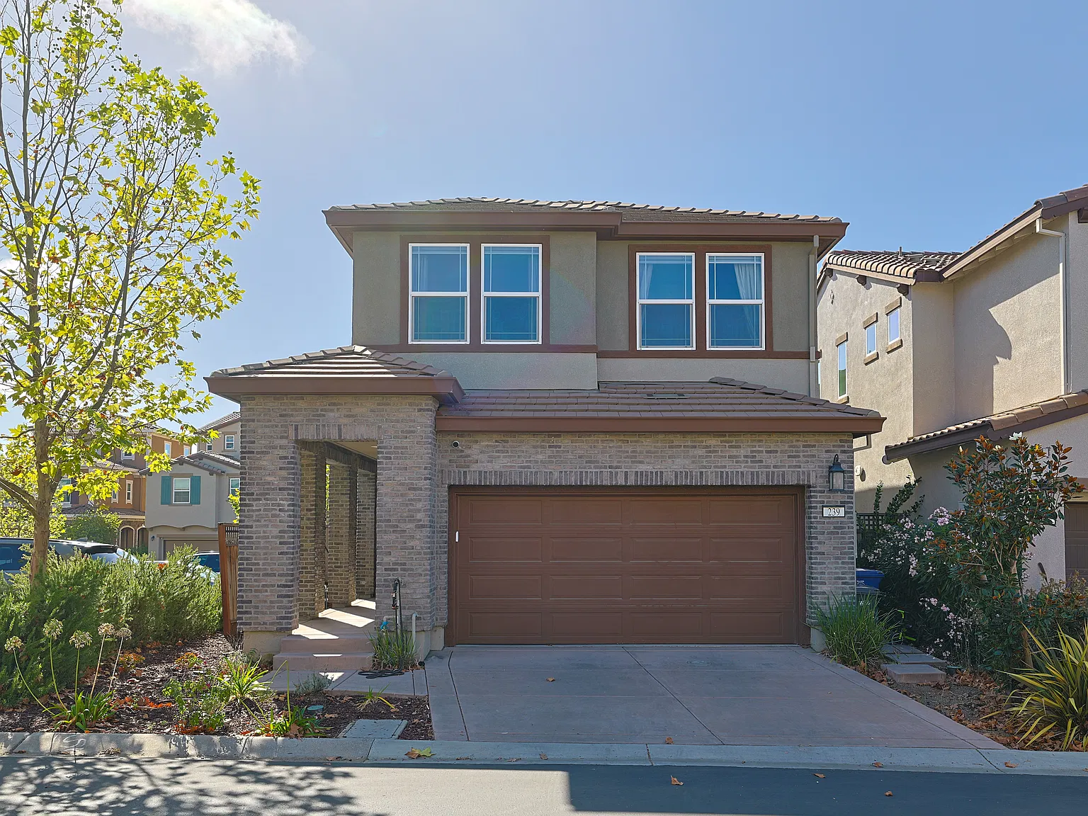 3 bed, 2.5 bath, 2056 sqft, $5,500 — Photo 1