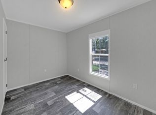 207 E Laurel Ln, Defuniak Springs, FL 32433