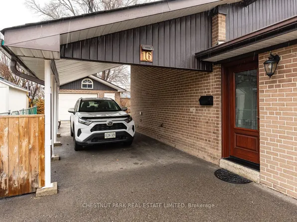 16 Vanderbrent Cres, Toronto, ON M9R 3W8