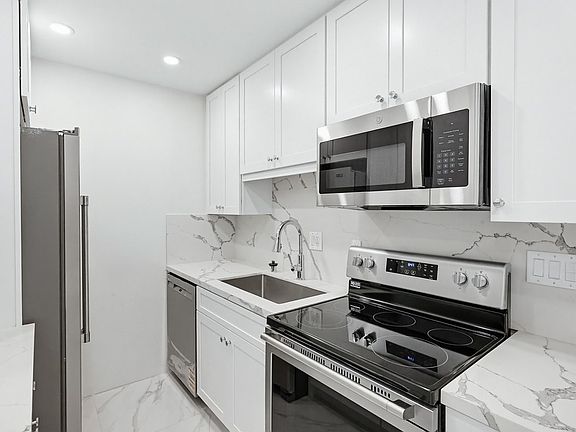 2nd image of 3334 Altadena Ave