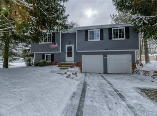 10085 Ridgewood Dr, Twinsburg, OH 44087