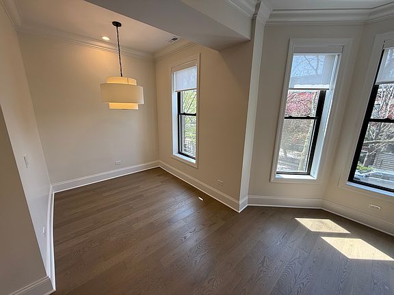 4th image of 2041 N Fremont St #3N