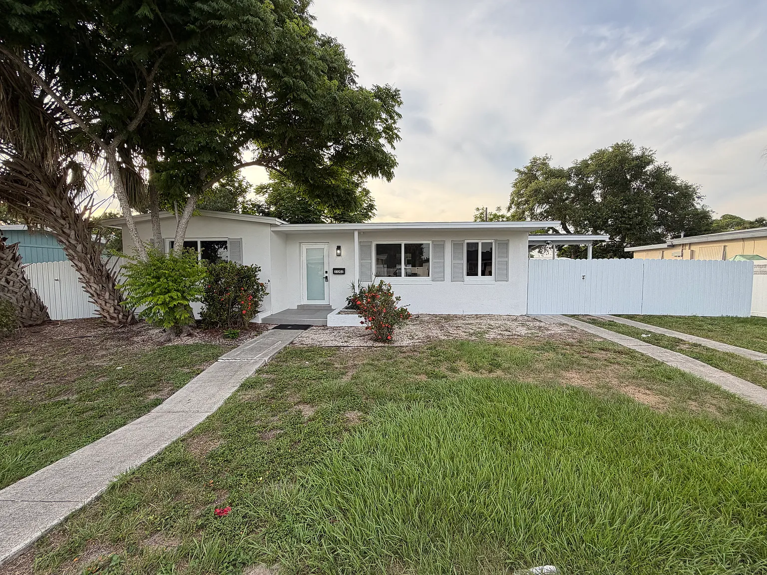 2 bed, 1056 sqft, $1,750 — Photo 1