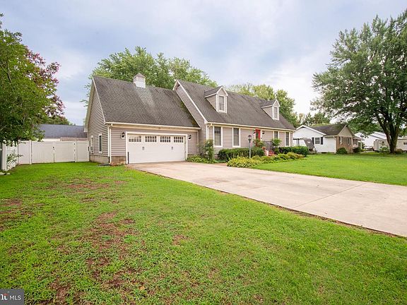 3rd image of 3853 Rumsey Dr