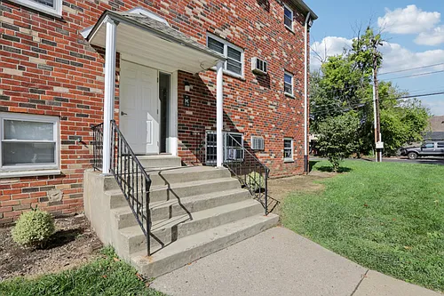 Cedar Court apartments Photo 1