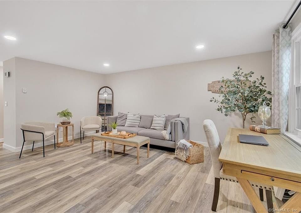 Wellswood Estate Apartments Amston, CT Zillow