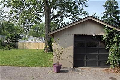 2nd image of 534 Lone Oak Dr