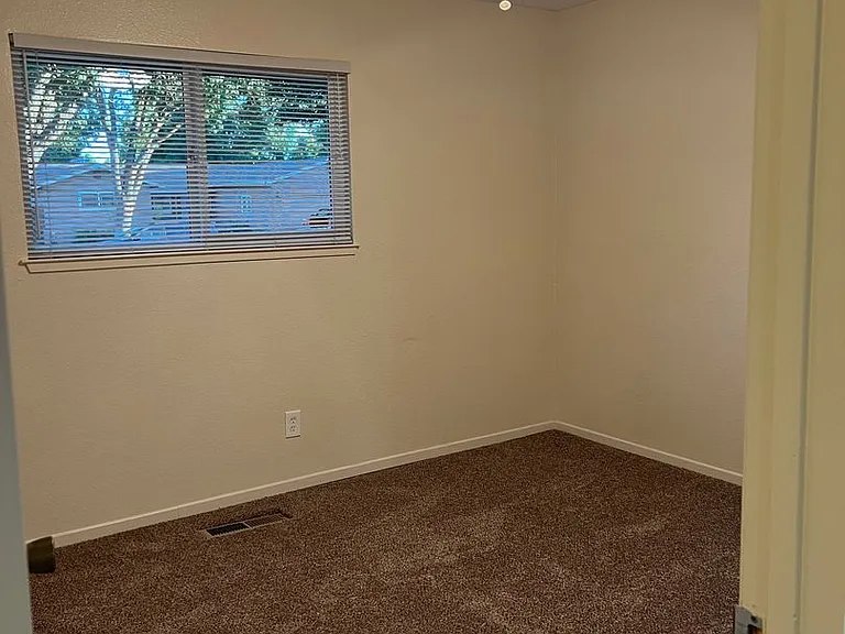 2409 Riedel Way — Photo 7