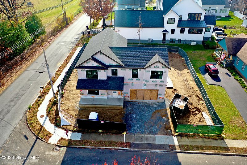 2nd image of 313 Jefferson Street