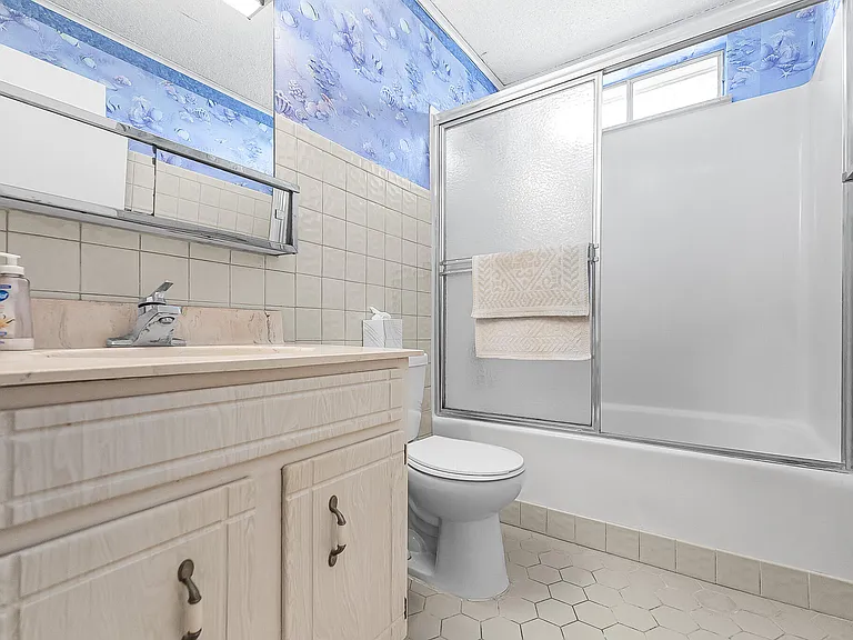 1500 NE 13th Ter #G6 — Photo 19