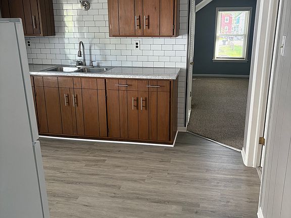 4th image of 2234 Willow Ave #2