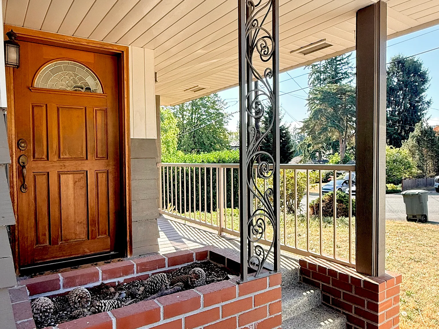 3 bed, 1.5 bath, 1800 sqft, $3,680 — Photo 3
