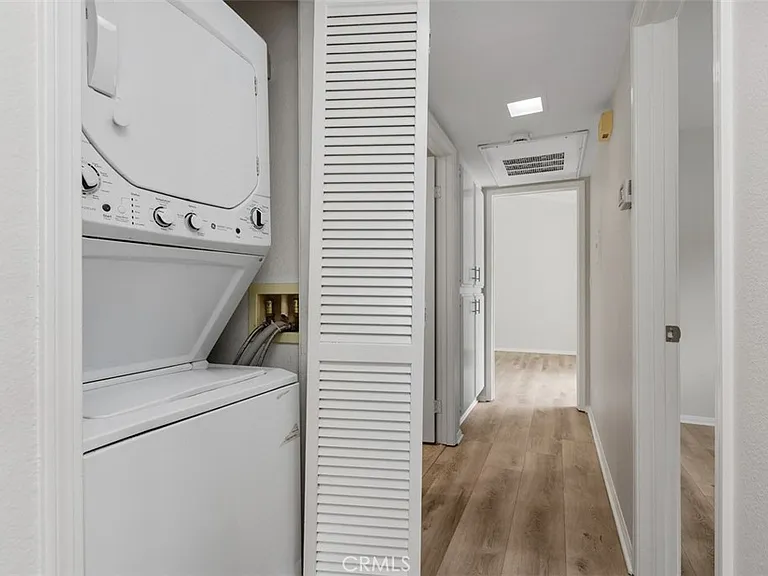27341 Ryan Dr — Photo 16