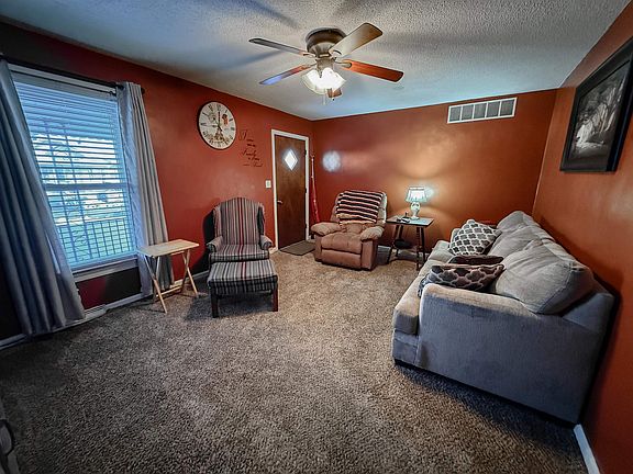 4th image of 413 W Claflin Ave