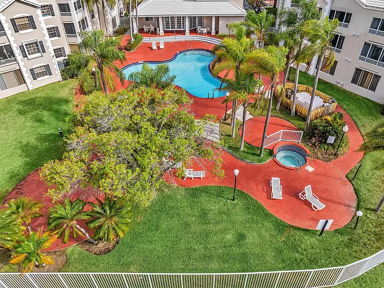 2850 N Oakland Forest Dr #112 — Photo 45