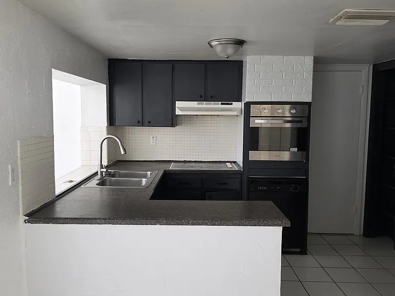 3302 Bainbridge Dr — Photo 11