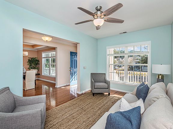 3rd image of 2937 Thornrose Ln