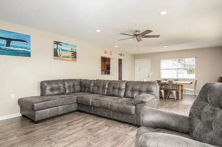 505 San Luis Rey Dr — Photo 2
