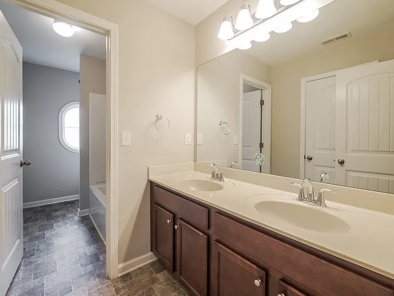 314 Lenore Ct — Photo 15