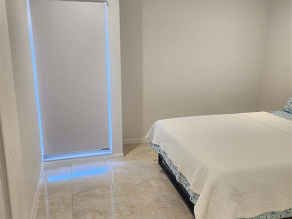 2nd image of 4160 Inverrary Drive #311
