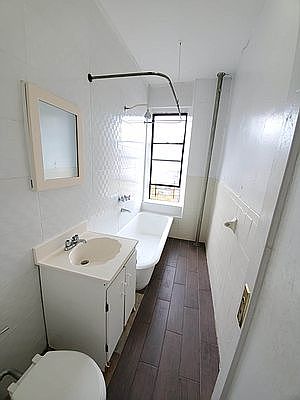 4th image of 902 44th St #D26
