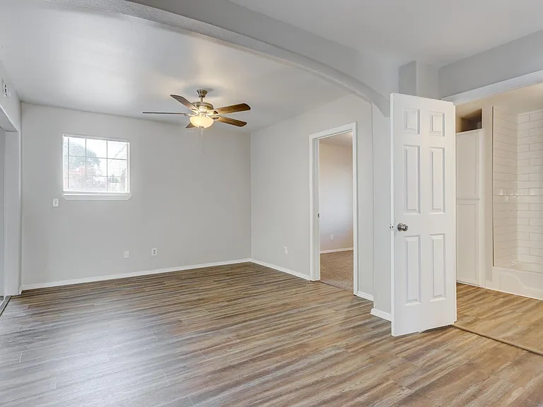 Large Fully Remodeled 3 Bedroom Duplex in Nampa — Photo 8