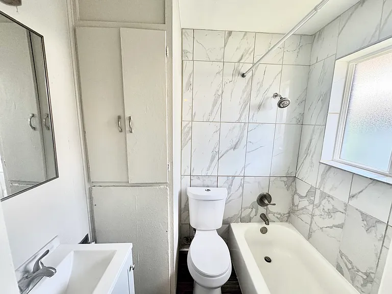 Leisure Apartments — Photo 14