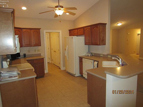 5th image of 1807 Lake Forest Dr