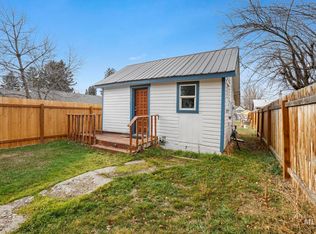 729 California St, Gooding, ID 83330