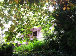 2010 NE 50th St, Seattle, WA 98105