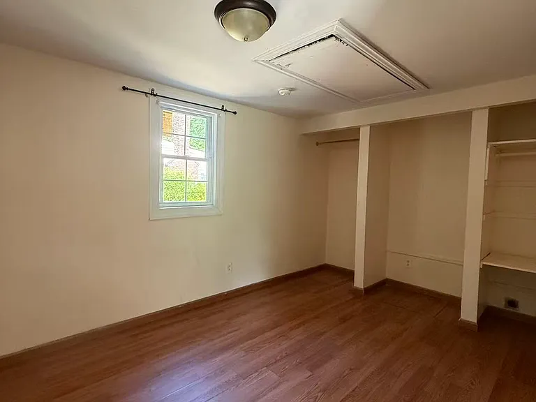 382 Jamaica Ave — Photo 8