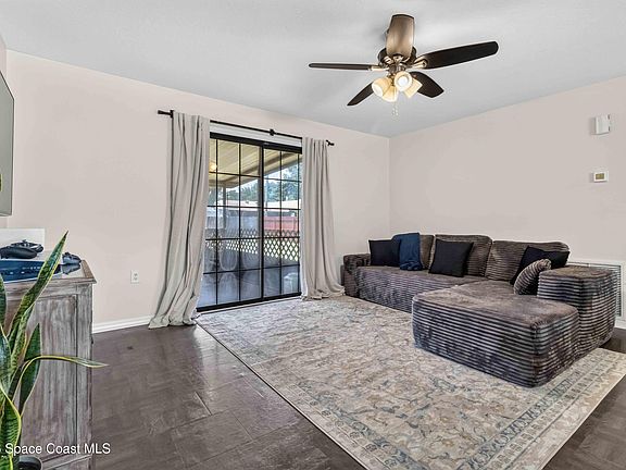 3rd image of 4410 Piedras St