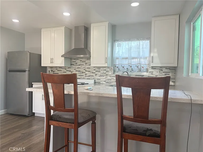 145 W 118th Pl — Photo 4