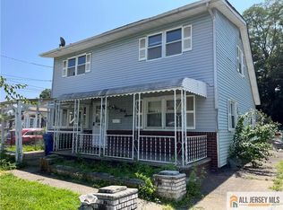 547 S Park Dr, Perth Amboy, NJ 08861
