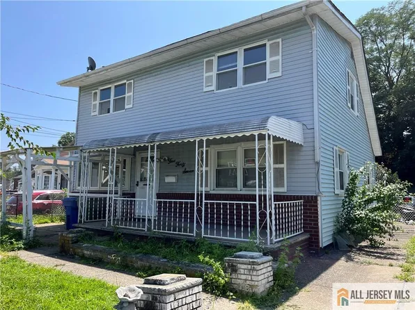 547 S Park Dr, Perth Amboy, NJ 08861