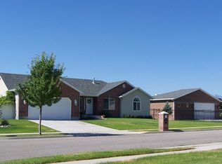 3215 W Cameron Ct, South Jordan, UT 84095