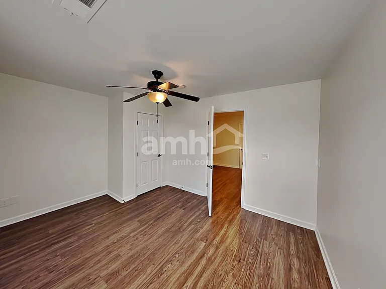 2215 Ambergate Dr — Photo 17