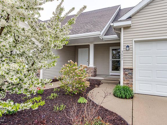 3rd image of 3677 Merriville Ct SE