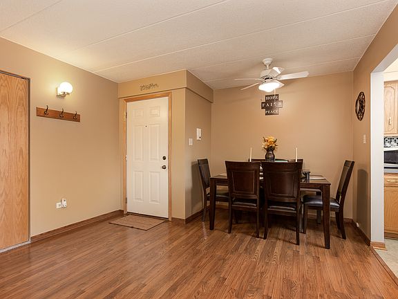 5th image of 5646 W 103rd St APT 206