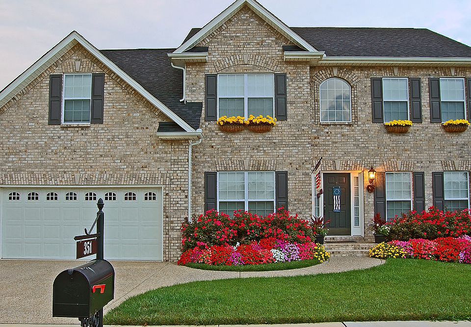 1st image of 351 Goodman Dr