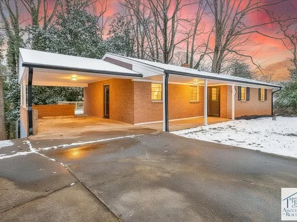 115 Lakemont Ct, Martinsville, VA 24112