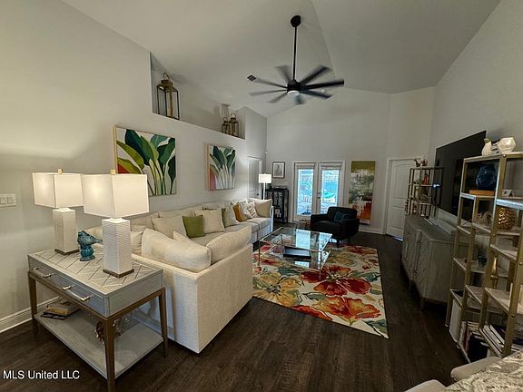 3rd image of 14058 Plantation Oaks Dr
