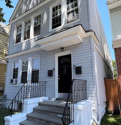 4th image of 382 Woodlawn Ave