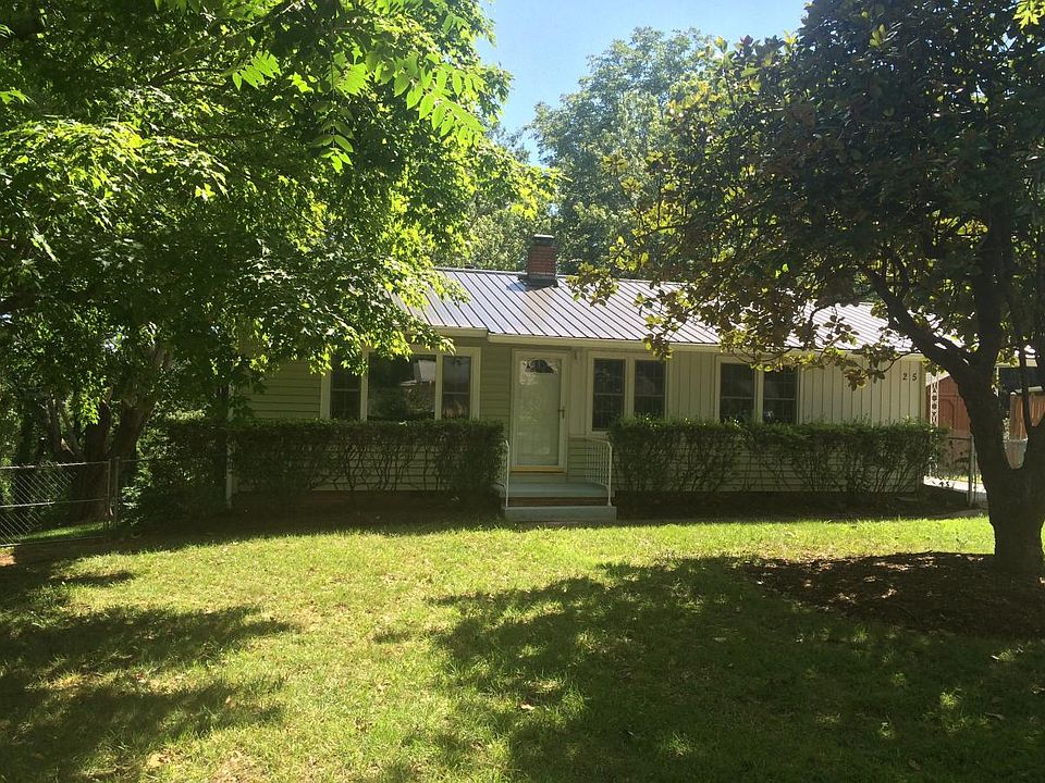 Beautiful home withnice large yards