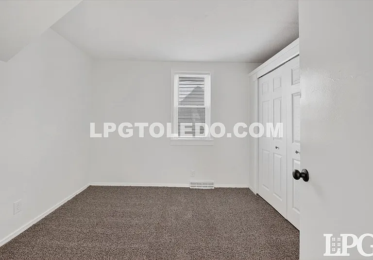 921 Berry St — Photo 19
