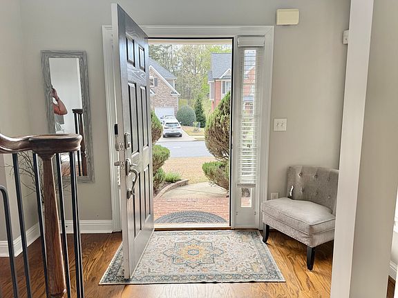 2nd image of 4980 Thornbury Way